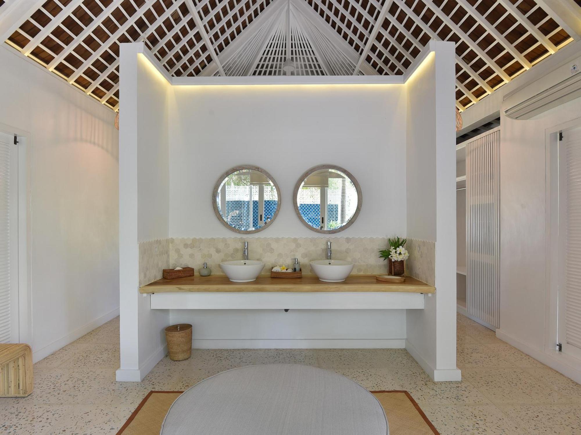 Driftwood Villas Lembongan Экстерьер фото